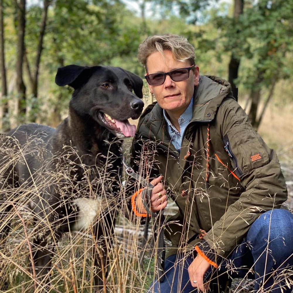 Nicole Rowaan, A Doggy Business